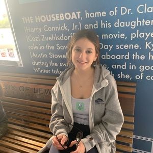 Meet your Posher, Lucy